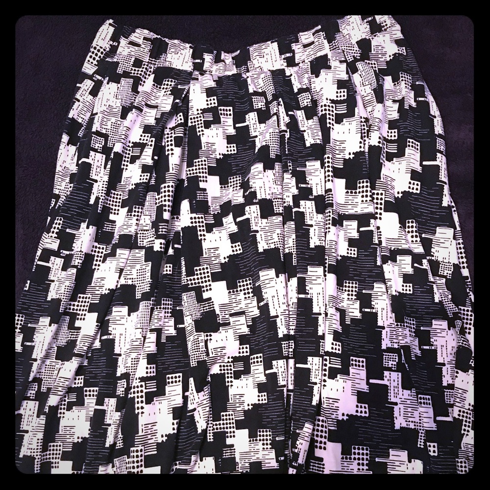 Cityscape Print Lularoe Madison 2XL